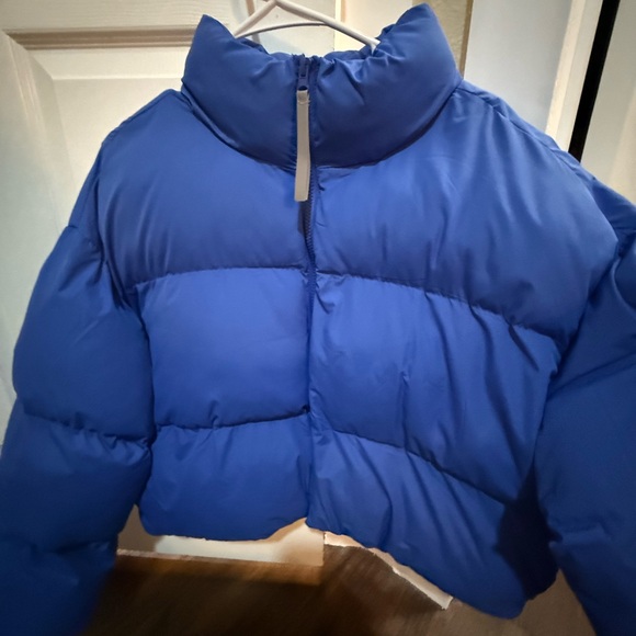 Fabletics Cropped  Puffer Jacket - Picture 1 of 2